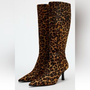 Leopard Knee-High ANIMAL PRINT HEELED 100% LEATHER BOOTS. 8/39. Wow